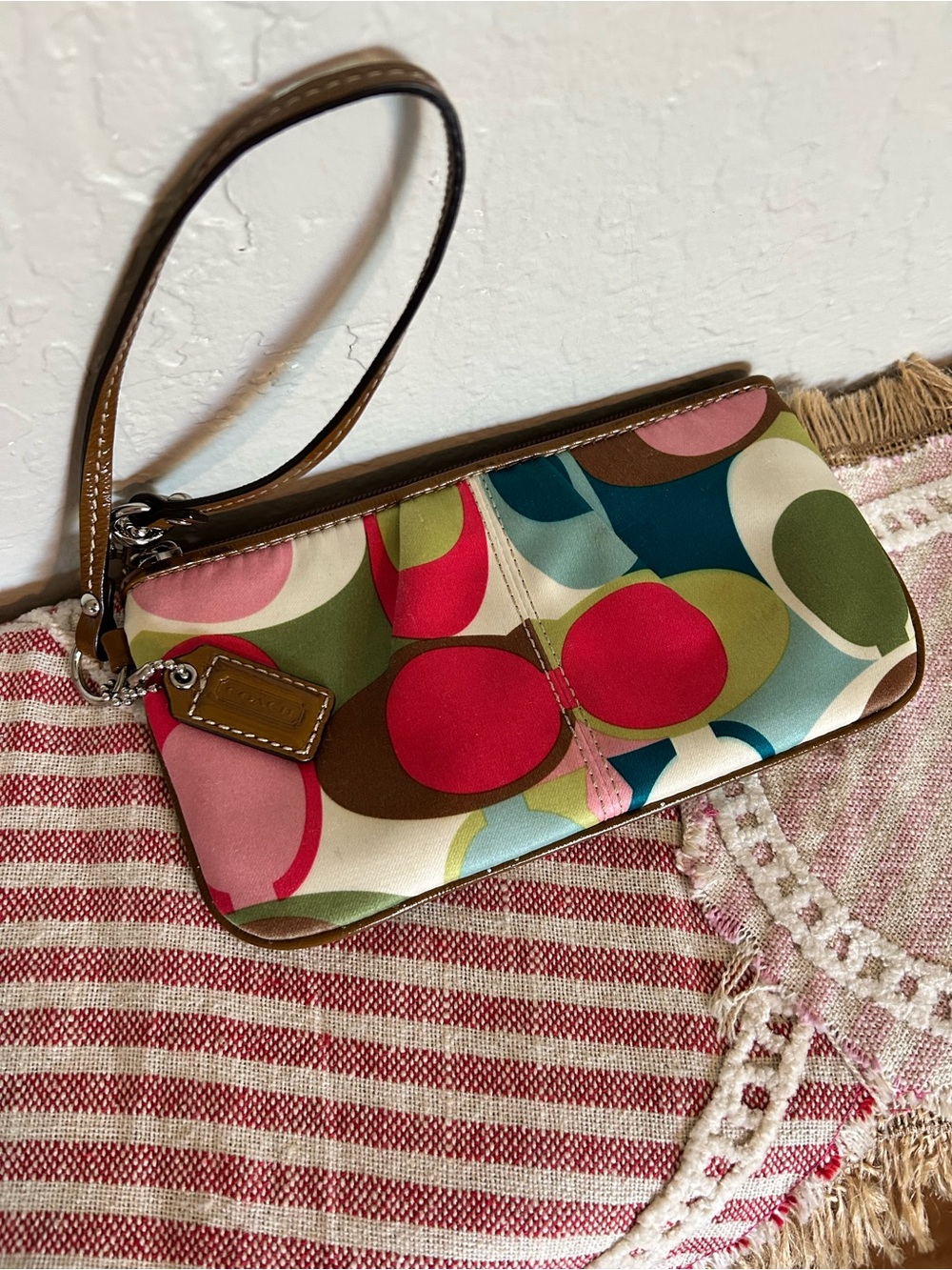 Giveaway Coach wristlet